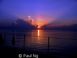 Romance Sunset In Ocean. Taken with compact camera Canon A95 by Paul Ng 